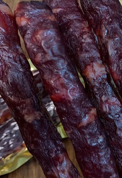 Мисливські ковбаски ароматні зі свинини Поліські делікатеси сиров’ялені 110-130г id_8780 фото