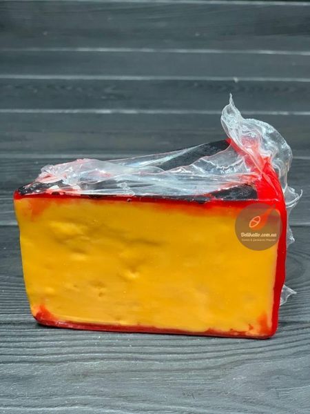 Англійський сир чеддер Belton Farm Top Hat Red Wax Cheddar, Великобританія id_1025 фото