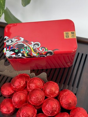 Подарунковий набір Шу Пуеру з пелюстками троянди металева коробка 200г, Китай id_8987 фото