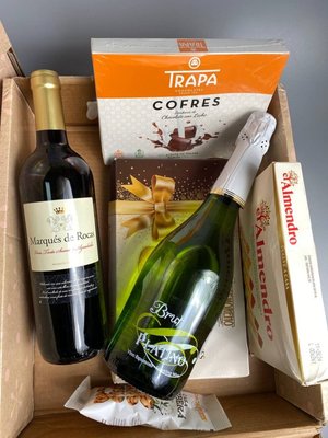 Подарунковий набір з 6 складових з двома видами вина Магія Різдва, Іспанія id_8274 фото
