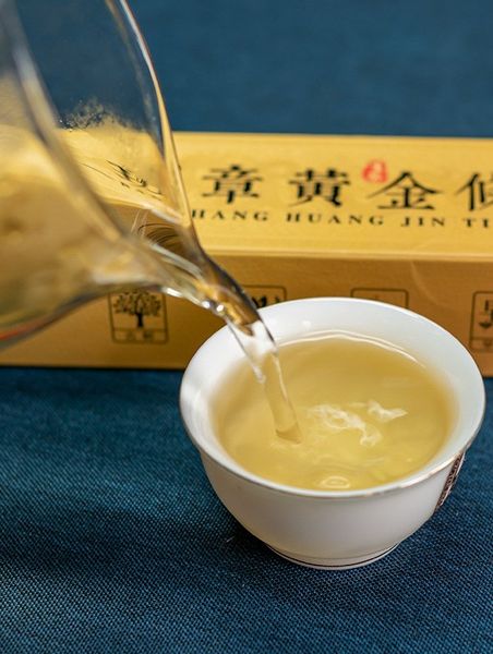 Чай Шен Пуер Золотий злиток зі стародавніх дерев Ban Zhang ручної роботи 300г, Китай id_8894 фото