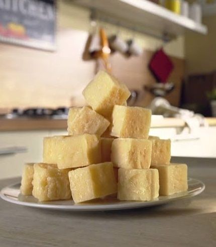 Твердий сир для перекусу Biraghi Gran Biraghi Snack 12 місяців витримки 32% 100г, Італія id_3041 фото
