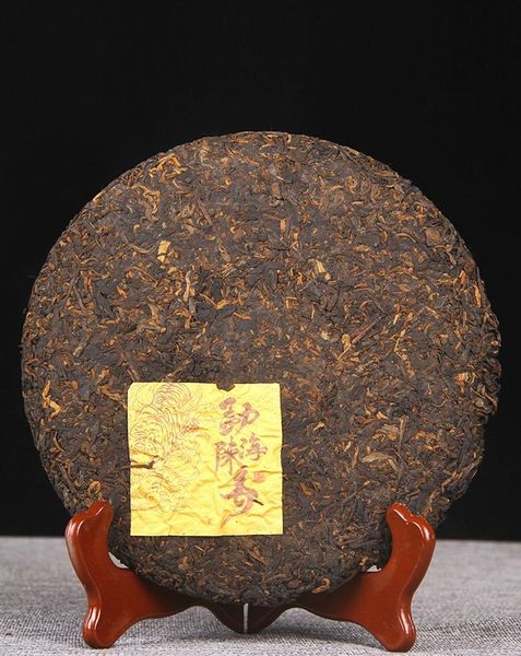 Чорний чай Шу Пуер зі столітніх дерев Золотий тигр 2019 рік 357г, Китай id_7649 фото