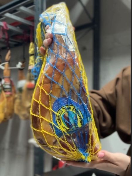 Прошутто без кістки сиров'ялене 1/2 Prosciutto crudo stagionato San Francesco 2,5-3,5 кг, Італія id_12192 фото