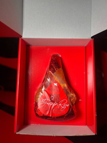 Хамон міні La Gloria Riojana в паприці в подарунковій упаковці з підставкою та ножем 1 кг, Іспанія id_8180 фото