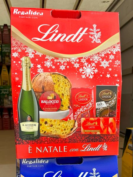 Високоякісний подарунковий набір із 5 компонентів Lindt E' Natale Red, Італія id_10410 фото