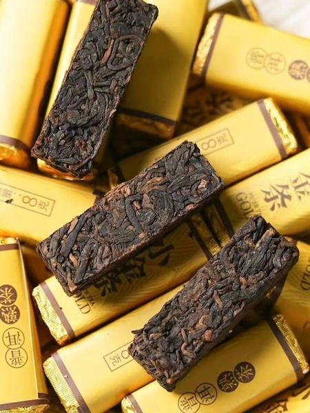 Відбірний Шу Пуер зі стародавніх дерев Лао Бан Чжан Lǎo bān zhāng sh&uacute; ch&aacute; hu&aacute;ng j&iacute; gǔ sh&ugrave; pǔ'ěr 5шт по 7г, Китай id_12408 фото