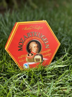 Цукерки Maitre Truffout Mozart Kugeln Balls з марципаном та фундуком 300г, Австрія id_626 фото