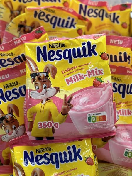 Молочно-полуничний мікс Nesquik Milk Mix Erdbeer для приготування какао 350г, Німеччина id_9900 фото