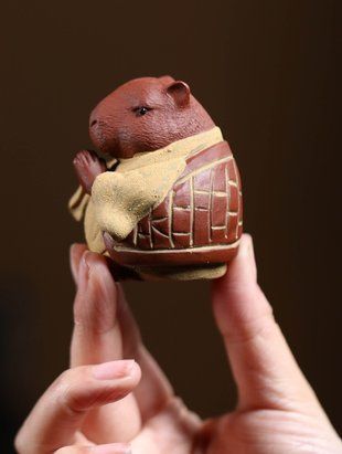 Чайний Улюбленець ручної роботи із ісинської глини: Капібара Будда, Китай id_11456 фото