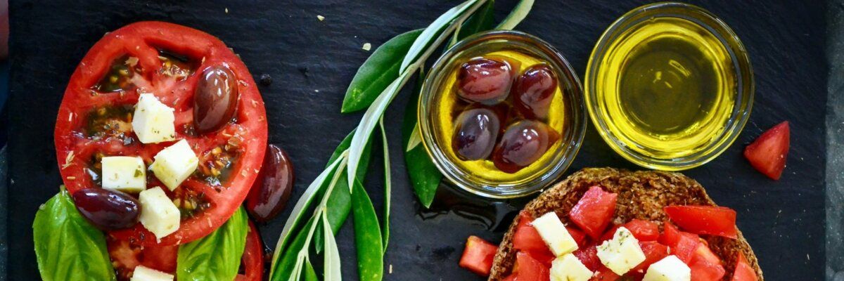 Оливкова олія: користь, як вибрати, рецепти салатів  фото