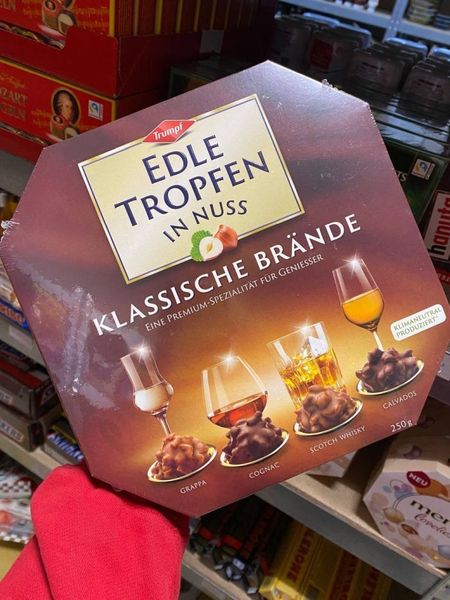 Шоколадні цукерки з елітним алкоголем Trumpf Edle Tropfen In Nuss Klassische Brande 250г, Німеччина id_3009 фото