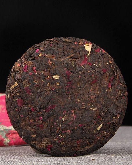 Чорний чай Шу Пуер крупнолистовий з пелюстками троянди 100г, Китай id_7652 фото