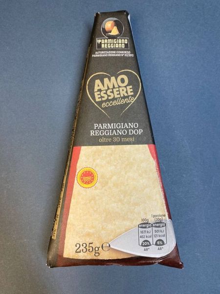 Сир пармезан Parmigiano Reggiano DOP витримка 30 місяців 235г, Італія id_180 фото